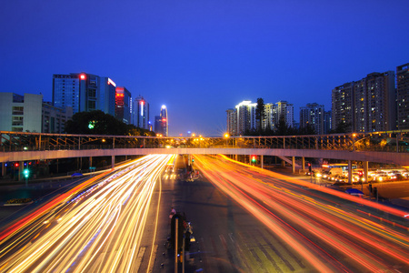 轻铁的道路上