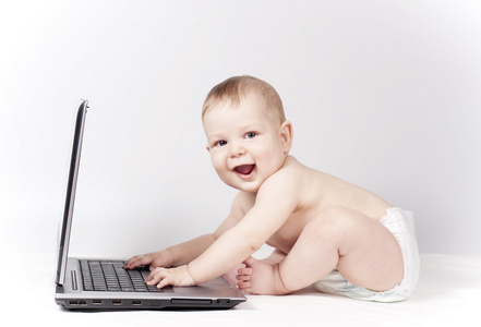 婴儿用的笔记本电脑