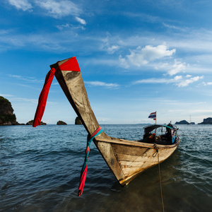 长长的尾巴船上海滩，泰国