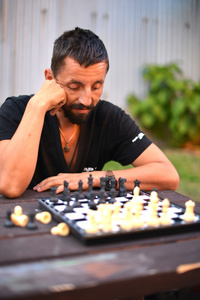 棋手玩他的游戏