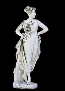 在黑色显示希腊神话缪斯女神雕像