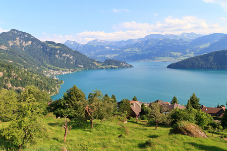 瑞士高山景观Vierwaldstaettersee