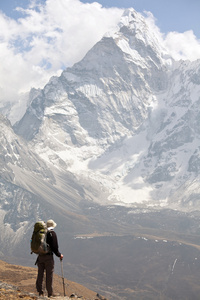 在喜马拉雅山徒步旅行