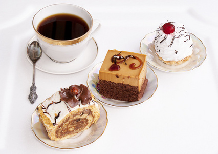 早晨黑咖啡和甜饼干新鲜甜品照片