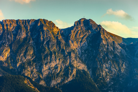 用一个十字架 giewont