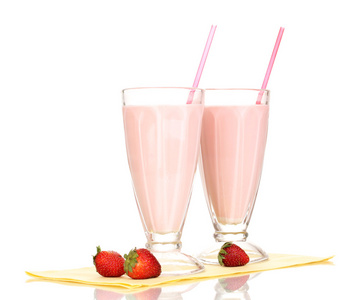 草莓奶昔白色上孤立