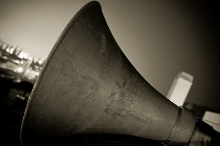 轮船鸣笛声音频图片