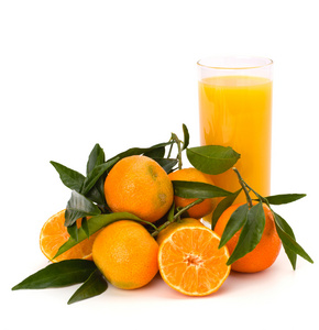 橘子和果汁玻璃