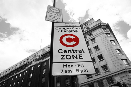 伦敦拥堵收费区标志图片