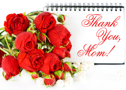 谢谢你，妈妈母亲节卡概念与红玫瑰