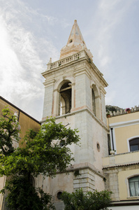教会在陶尔米纳西西里