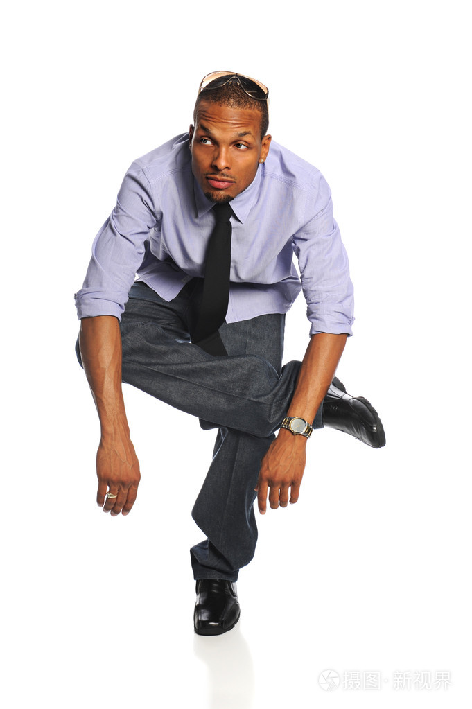 站在一只脚上的商人