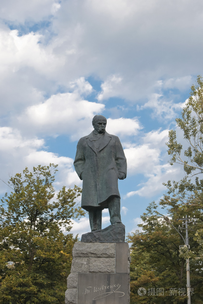 这位著名的乌克兰作家的纪念碑塔拉斯  舍甫琴柯在敖德萨