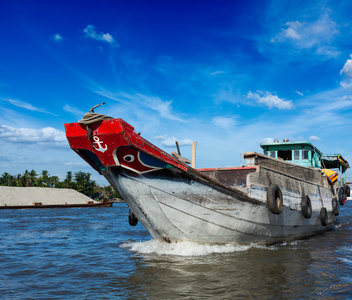 小船。越南湄公河三角洲