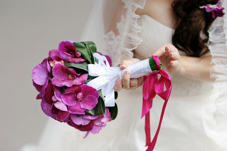 新娘举行美丽新娘花束