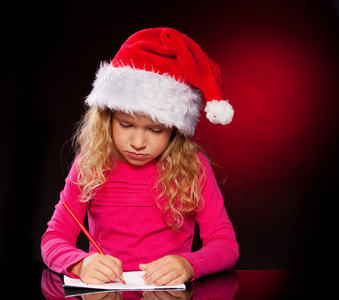 女孩写给圣诞老人的一封信