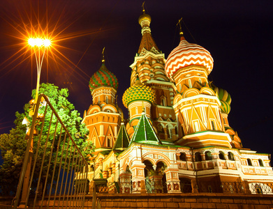 st basils 在莫斯科红场大教堂在晚上