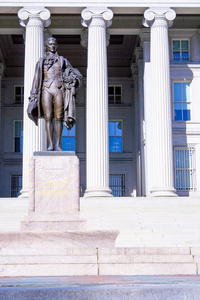 库务署和汉密尔顿的雕像，华盛顿特区