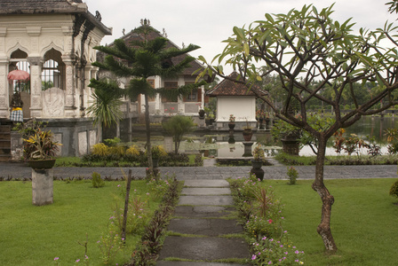 在巴厘岛的水神庙