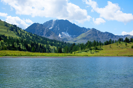 全景山下湖