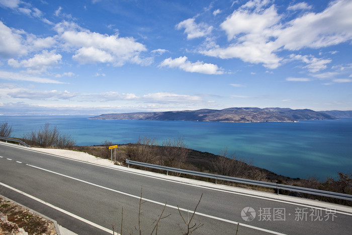 在克罗地亚沿海路