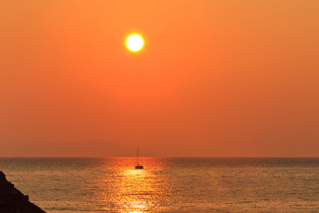 海上日出