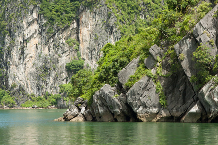 越南下龙湾湾，石灰石岩