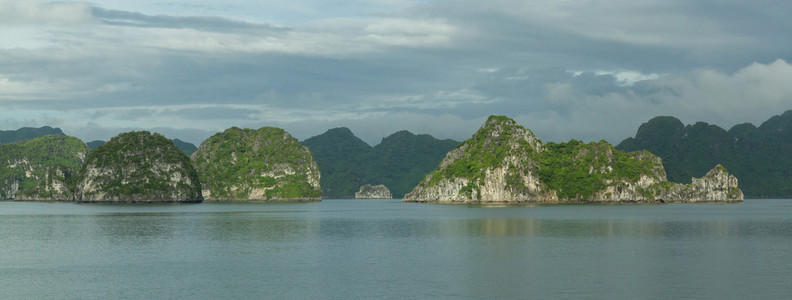 越南下龙湾湾，石灰石岩