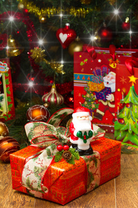 圣诞树和圣诞礼品盒
