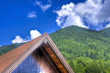 在夏天的山村