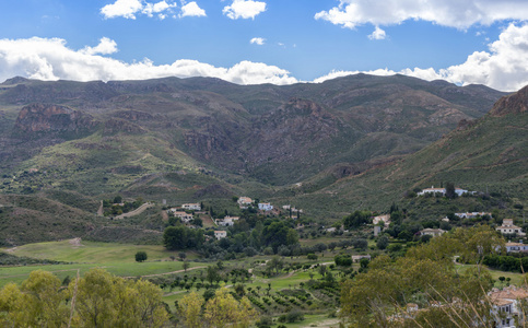 查看超过 cortijo grande 朝着 cortijo  卡夫雷拉