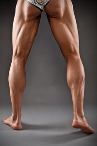 肌肉男腿