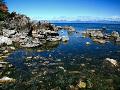 贝加尔湖 ushkaniye 群岛的视图