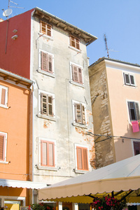 罗维尼，克罗地亚的狭窄的石板街