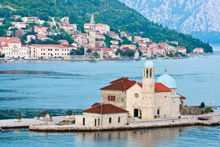 我们那位女士的岩石和 perast，黑山