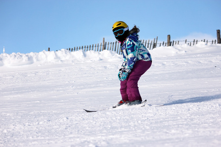 滑雪比赛的女孩