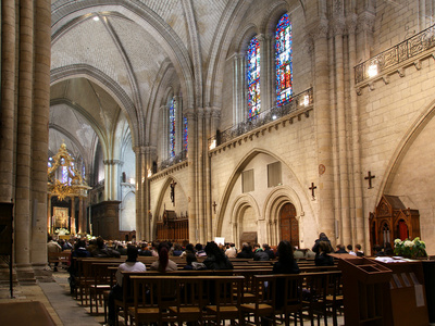 圣莫里斯大教堂，在法国昂热