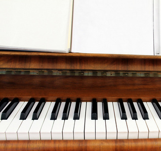 旧钢琴键