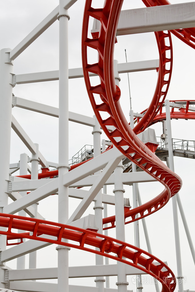 结构的过山车轨道