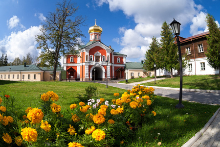 俄罗斯东正教大教堂。在瓦尔代，俄罗斯的 iversky 修道院