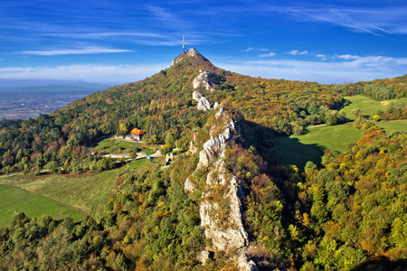kalnik 山山脊的绿色风景