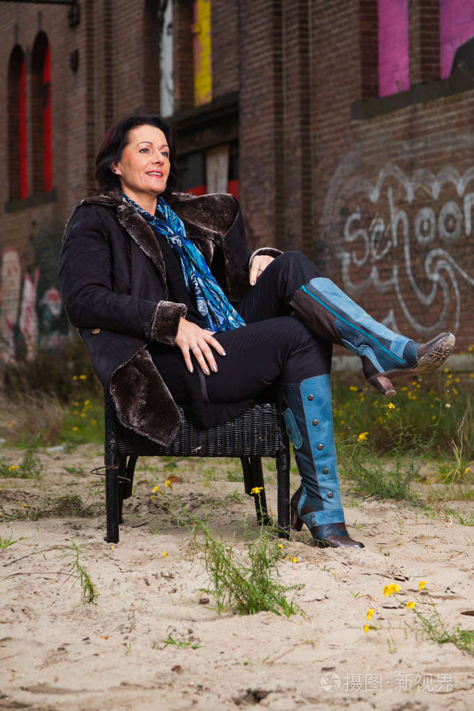 漂亮的女人都市时尚的生活方式的写照