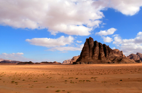 智慧的七大支柱的岩层，瓦迪鲁姆沙漠会