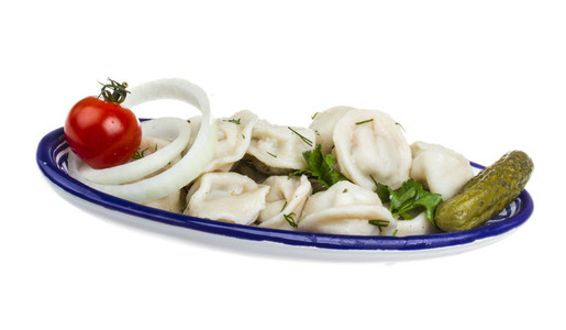 碗与传统俄罗斯菜pelmeni