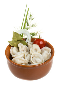 碗与传统俄罗斯菜pelmeni