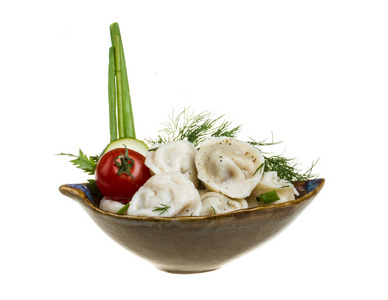 碗与传统俄罗斯菜pelmeni