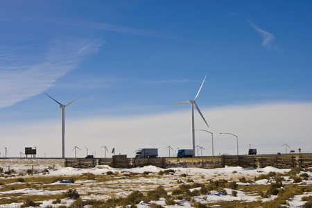 风力发电场的公路在美国