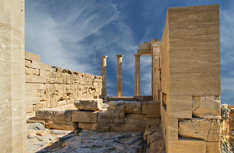 部分重建雅典娜神庙 lindia 罗德岛 希腊