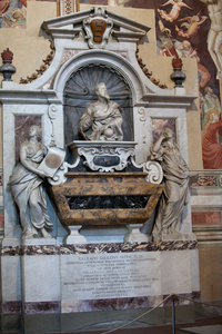 佛罗伦萨圣十字教堂。伽利略的墓