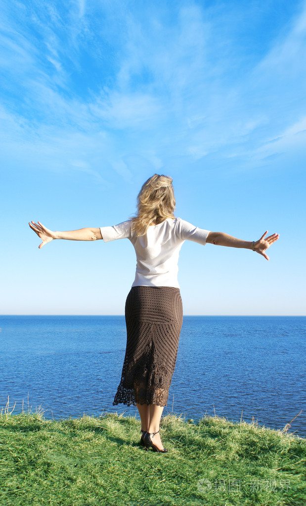 跳转到海中的女孩